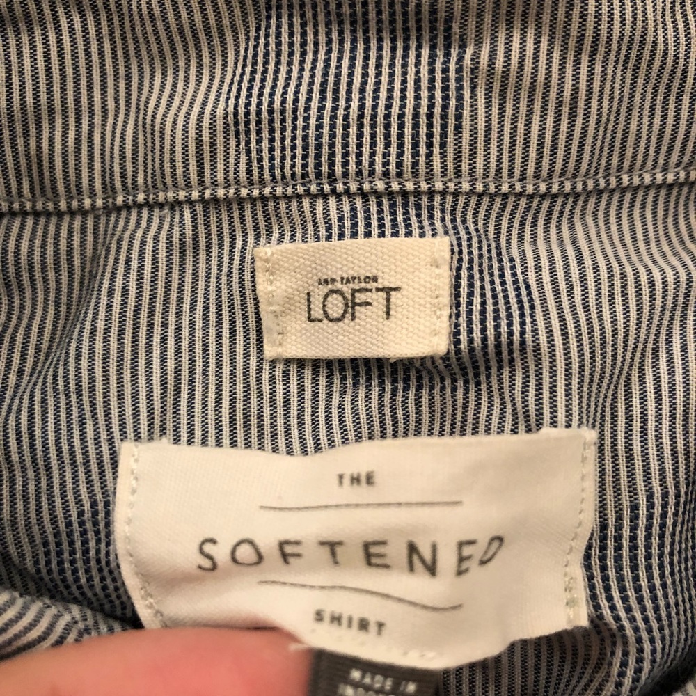 Loft softened patterned button down size xs - Picture 2 of 4